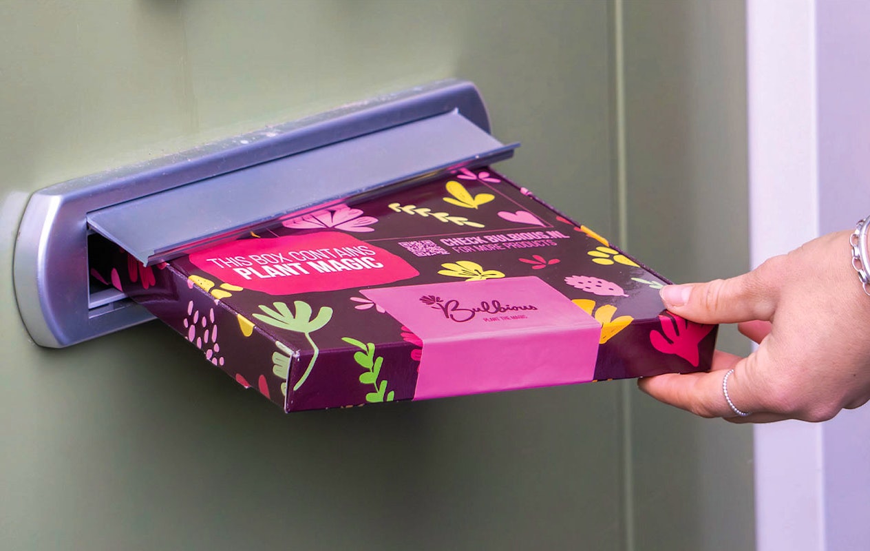 Een vrolijk tegeltuintje met 25 bloembollen