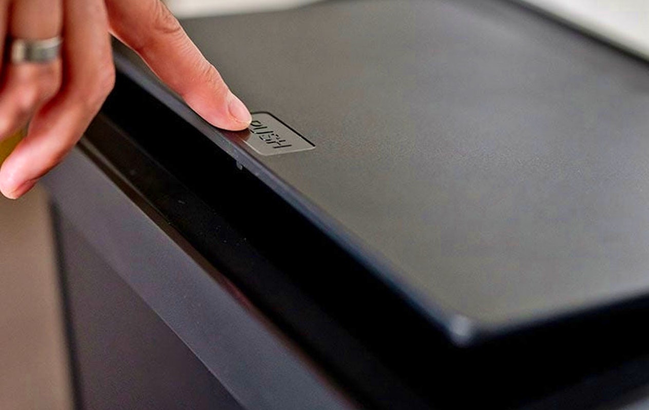 QLT Poubelle renversée