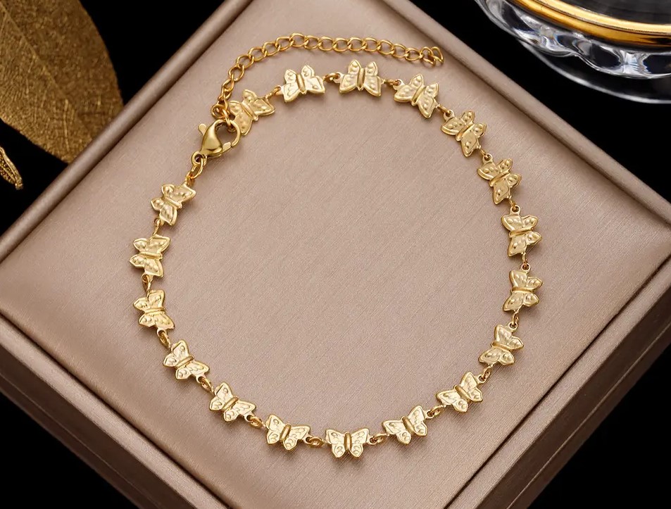 Goud vergulde armband met vlinders