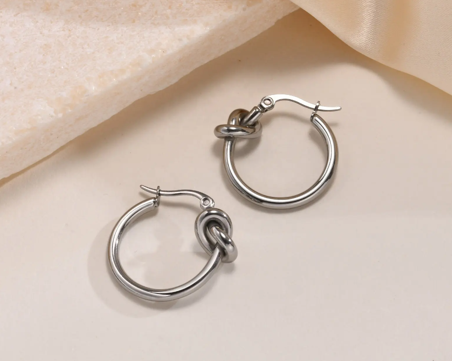 HYKS Oorbellen met Sierlijke Knoop