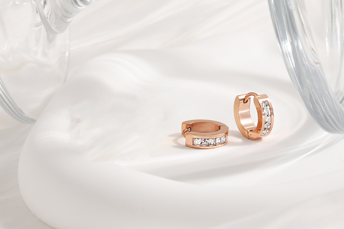 Roségoudkleurige oorbellen met zirconia