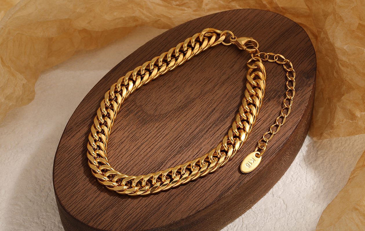 Trendy gouden schakelarmband voor een stijlvolle look