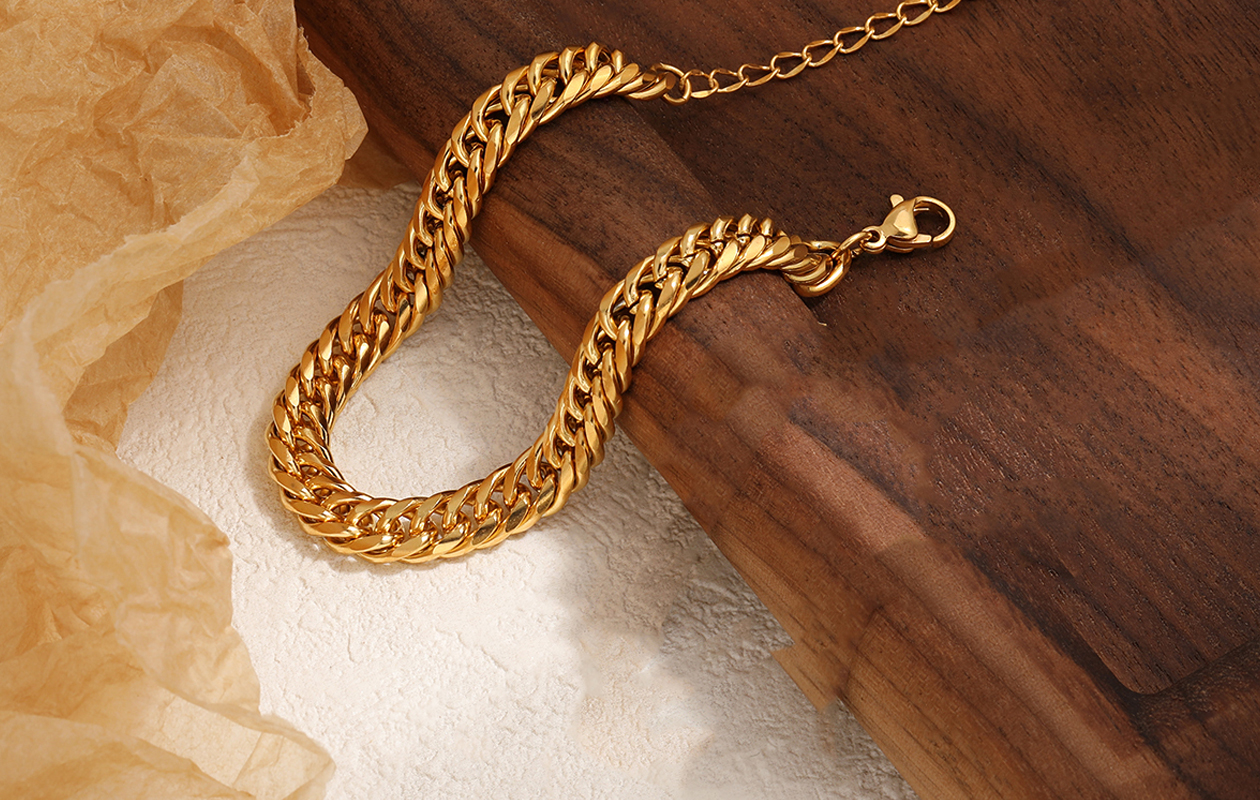 Trendy gouden schakelarmband voor een stijlvolle look