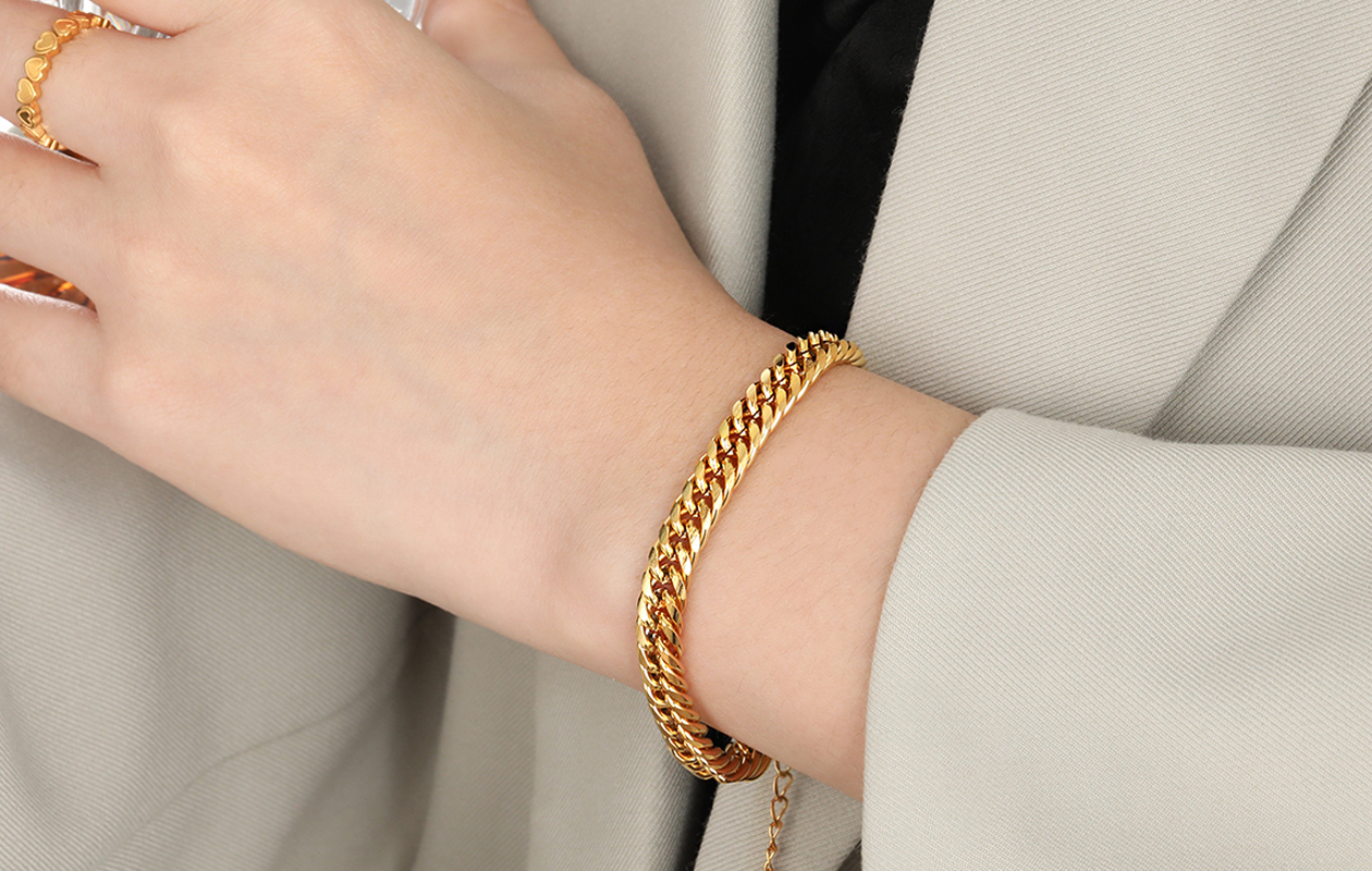 Trendy gouden schakelarmband voor een stijlvolle look