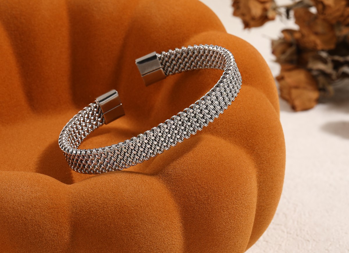 Zilverkleurige brede armband universele maat