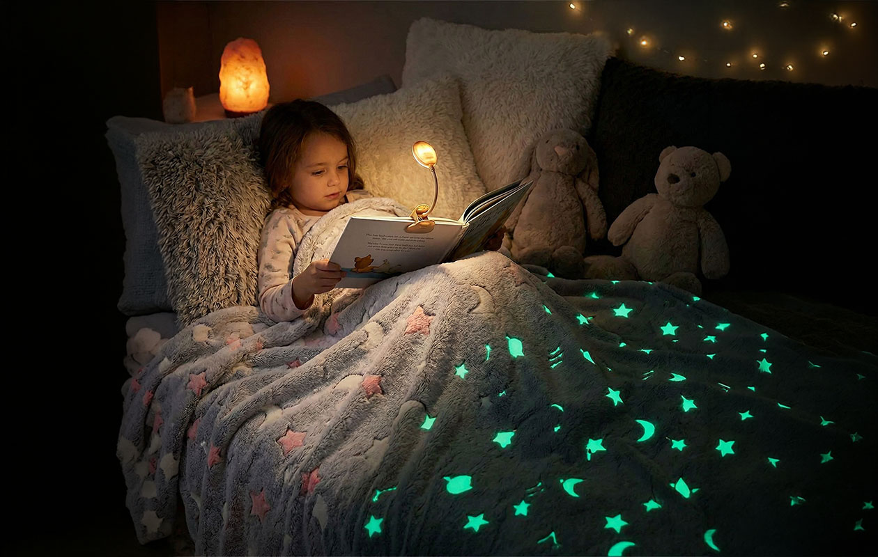 Blankglow fleecedeken met glow-in-the-dark sterren