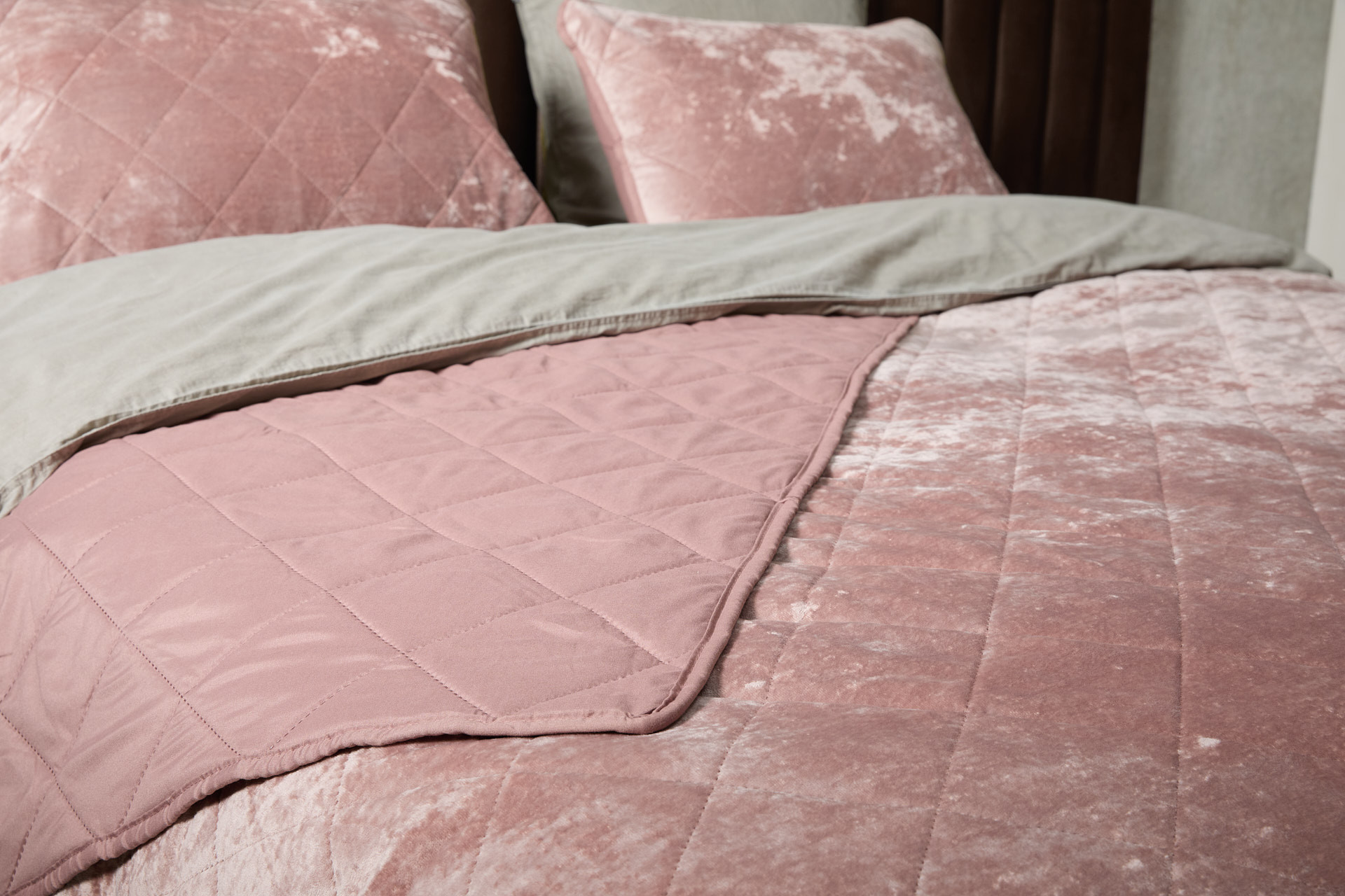 Luxe bedsprei velvet incl. 2 slopen - Roze - 240 x 220 cm