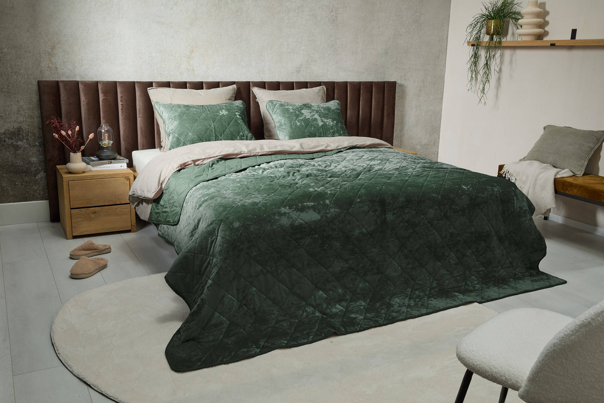 SleepMed Luxe bedsprei velvet incl. 2 slopen - Mosgroen - 240 x 220 cm