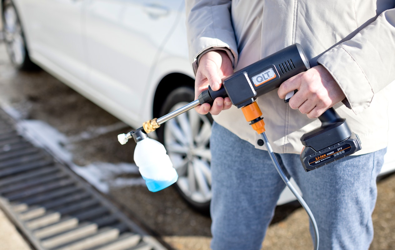 Snoerloze hogedrukreiniger van QLT (10 bar)