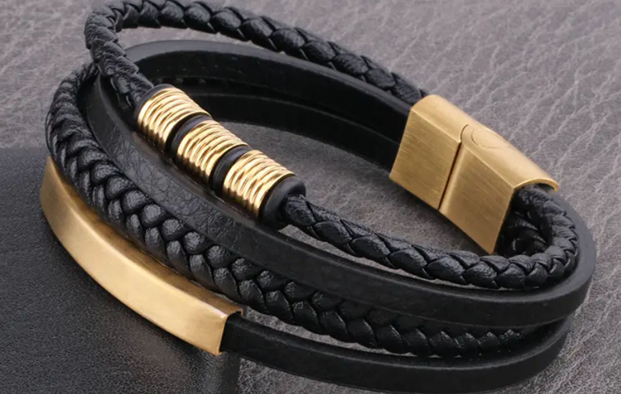 Stijlvolle leren armband met RVS accenten