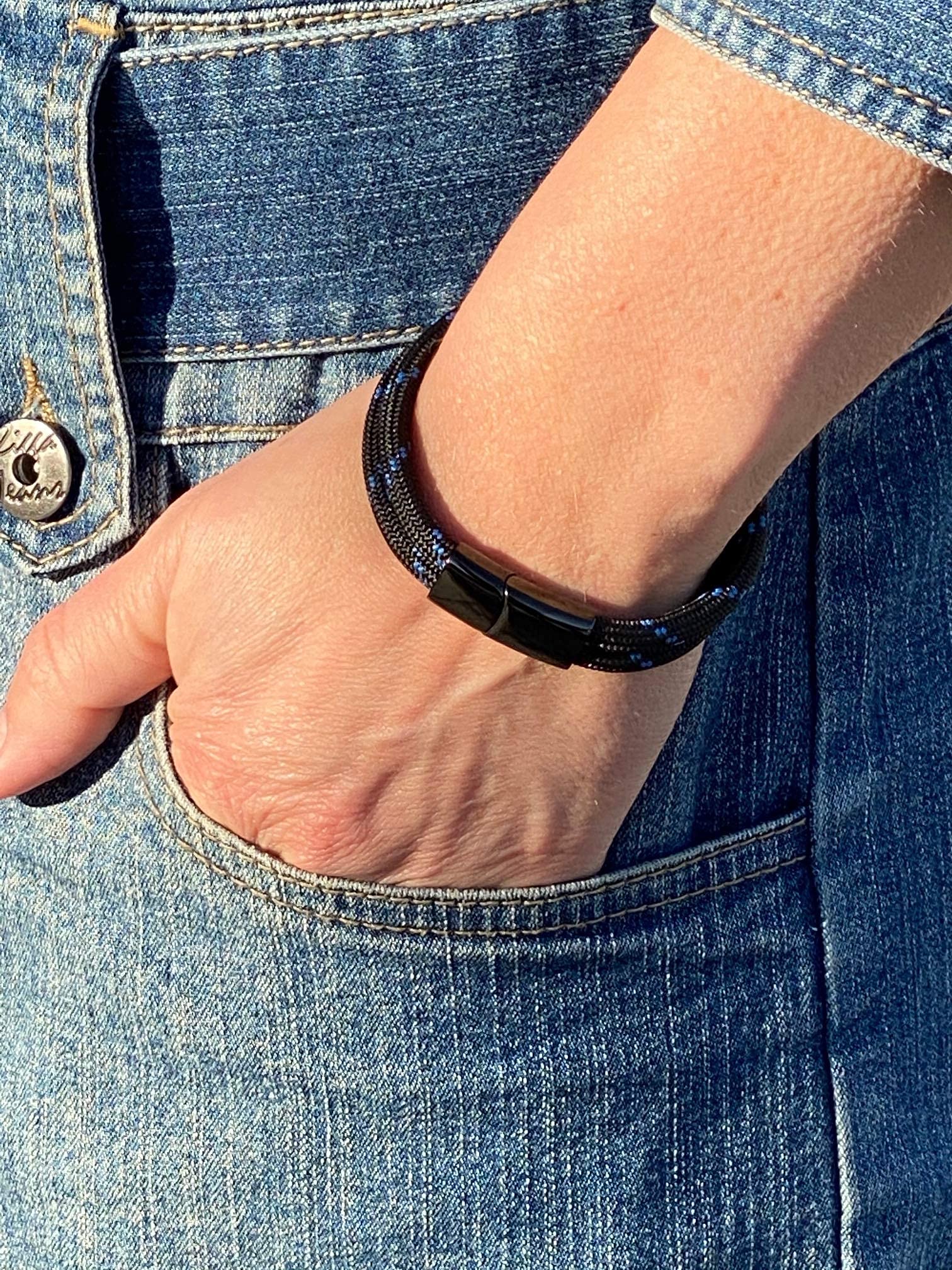 Touw armband zwart - blauw 21.5cm