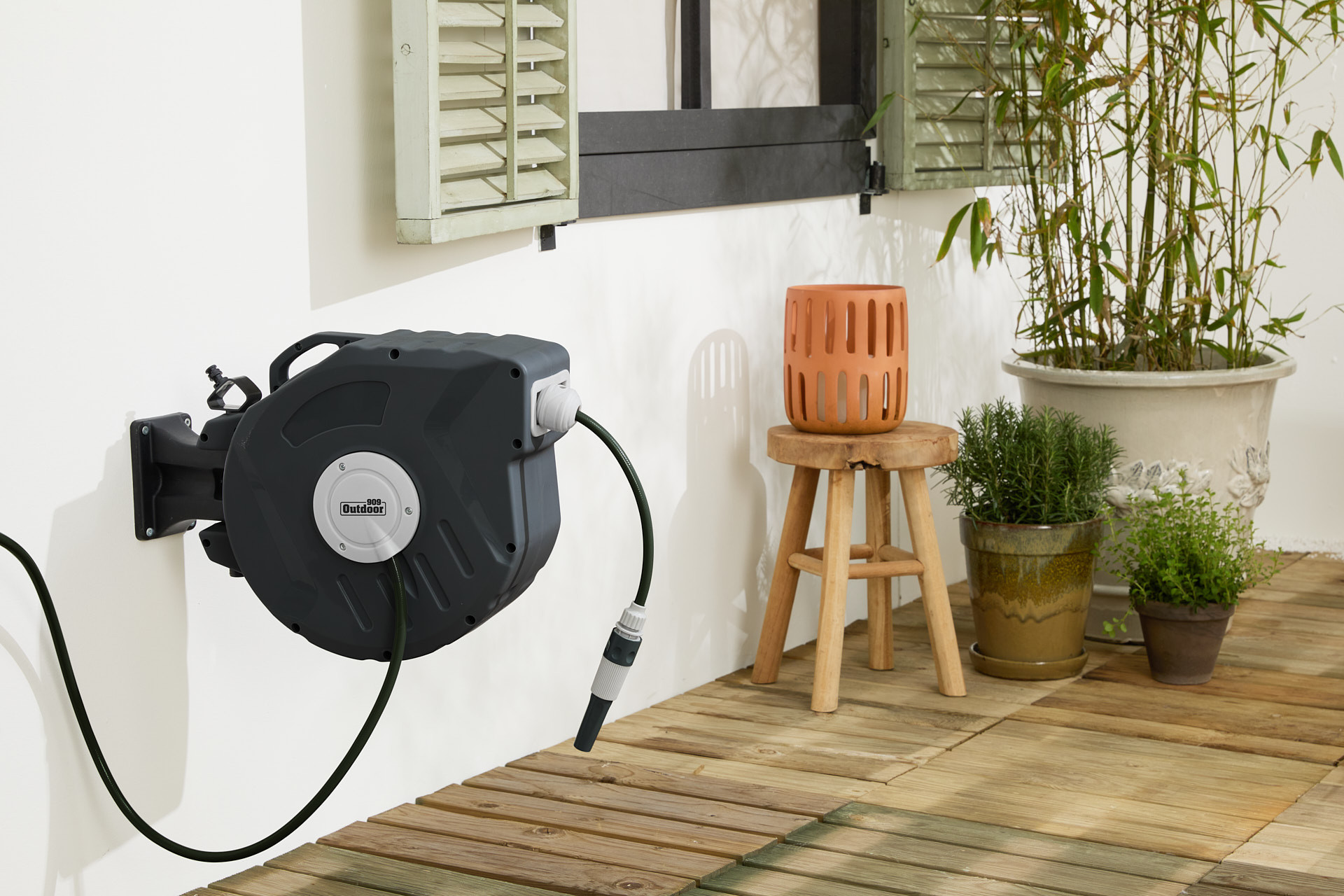 909 Outdoor Tuinslang met haspel - 20m