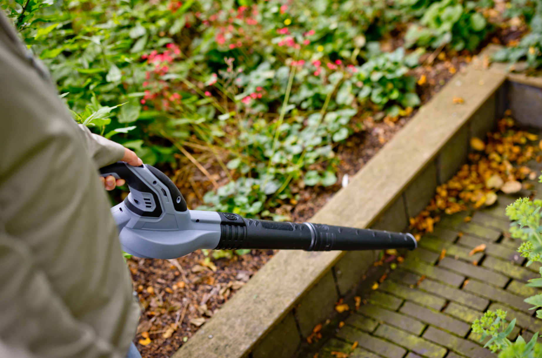 QLT Draadloze Bladblazer