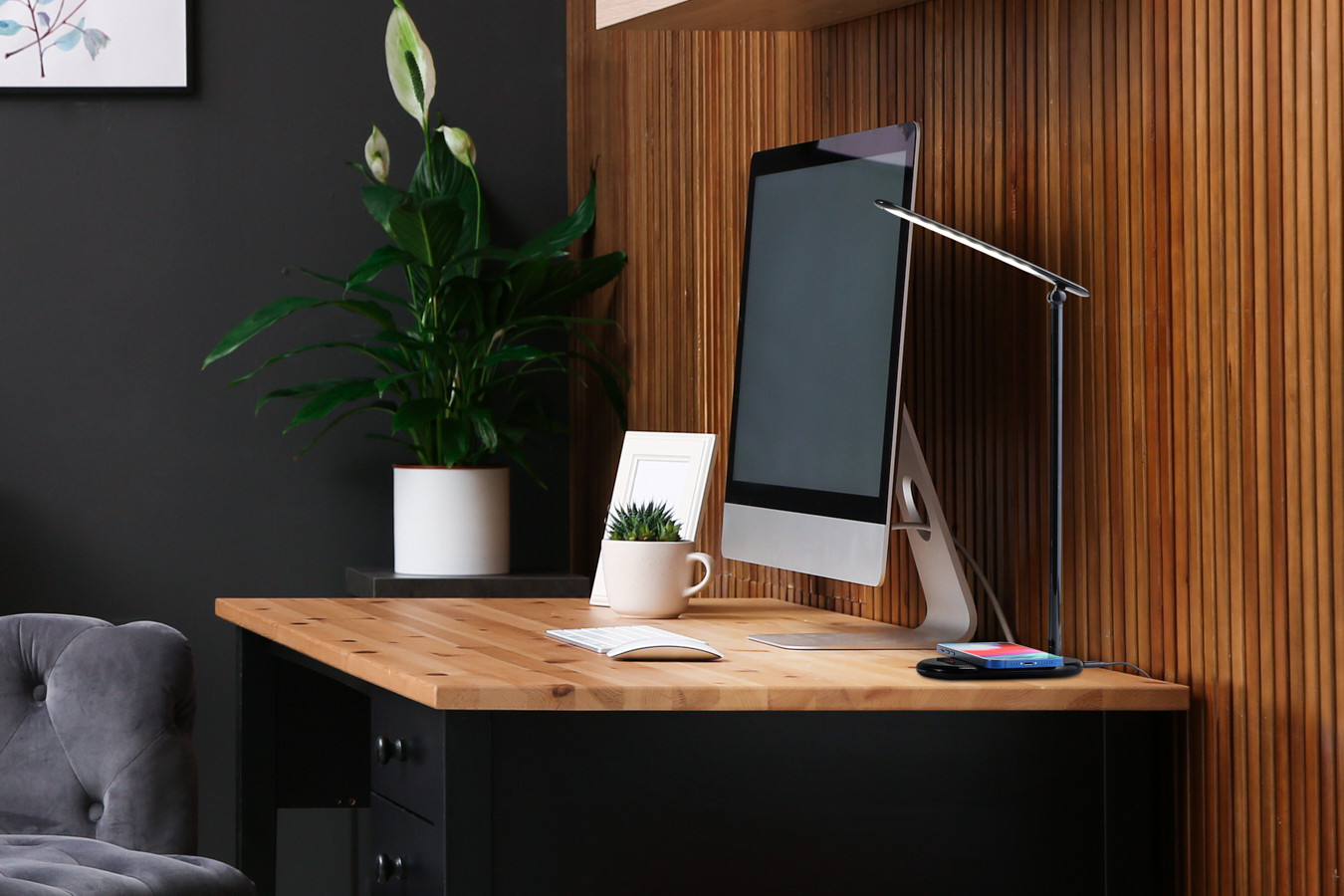 LED-bureaulamp met draadloze oplader