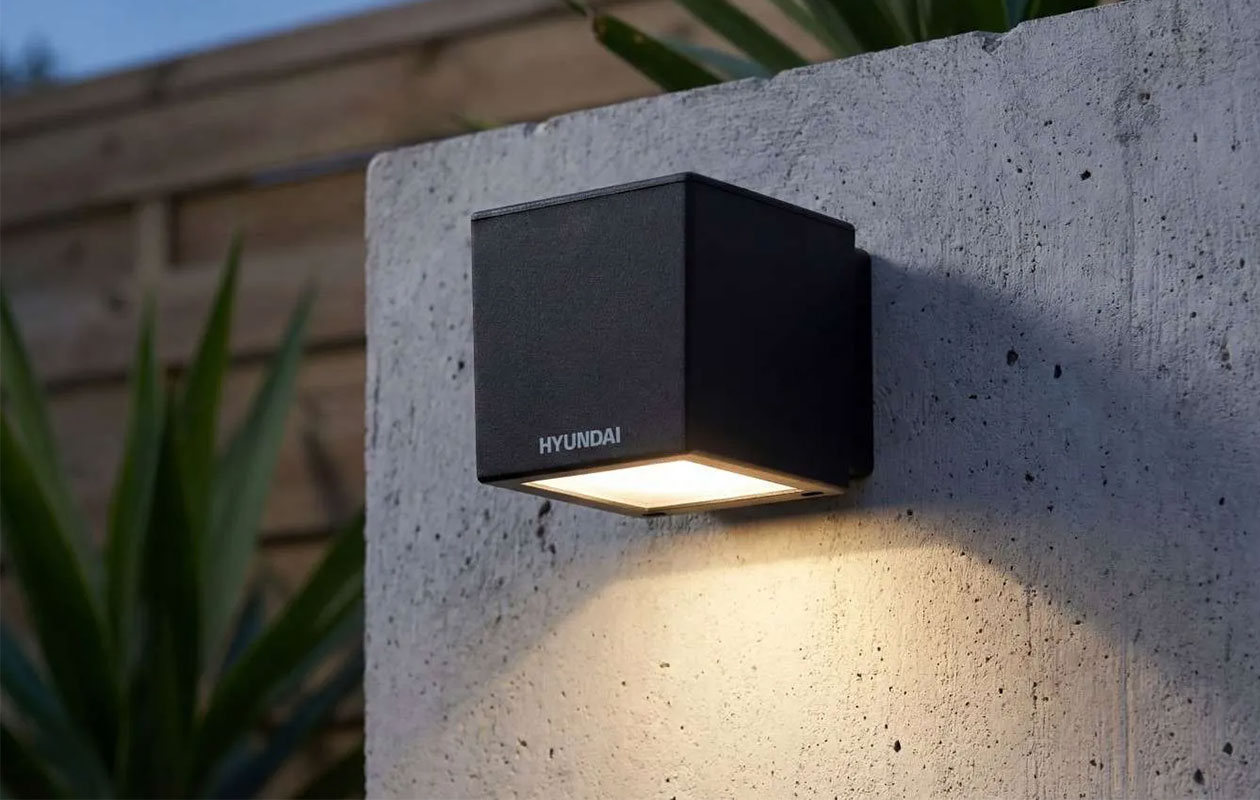 Applique murale cubique Hyundai Lighting à énergie solaire - 2 pièces