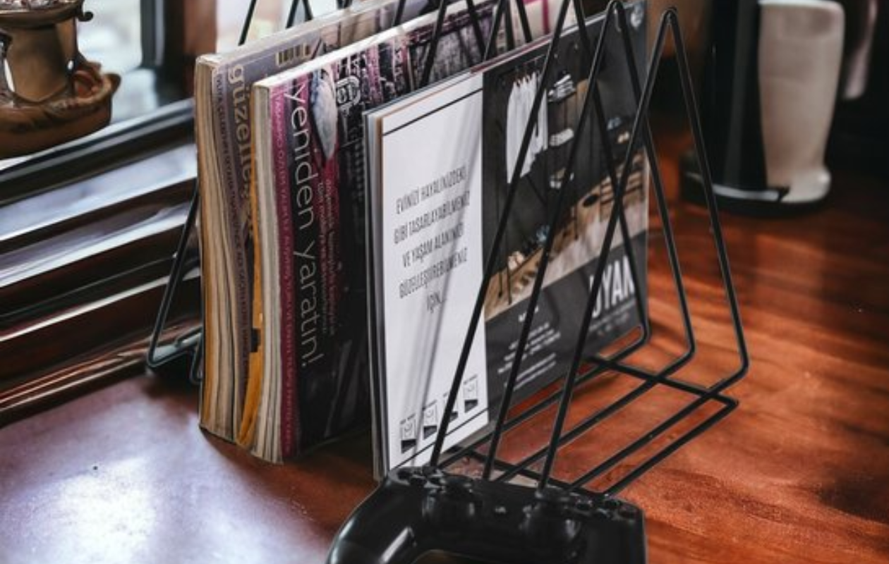 Metalen boeken rek - Triangel Zwart