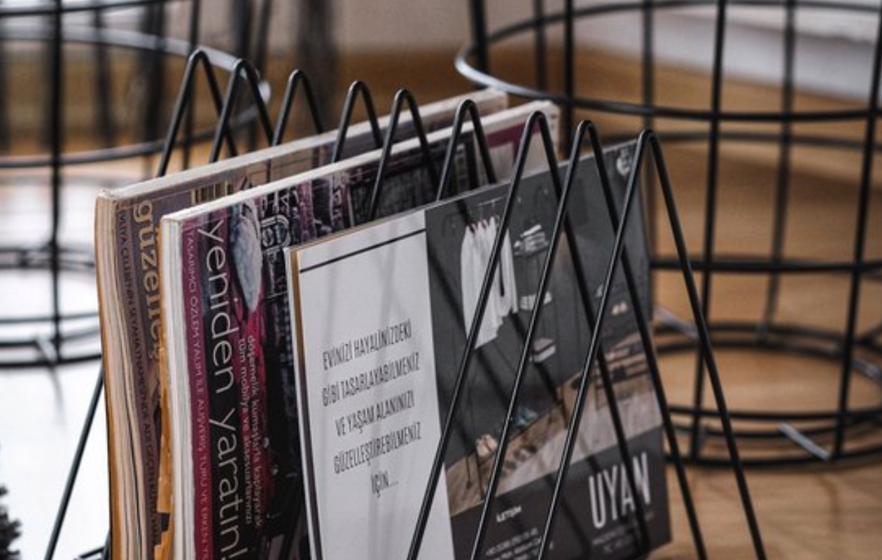 Metalen boeken rek - Triangel Zwart