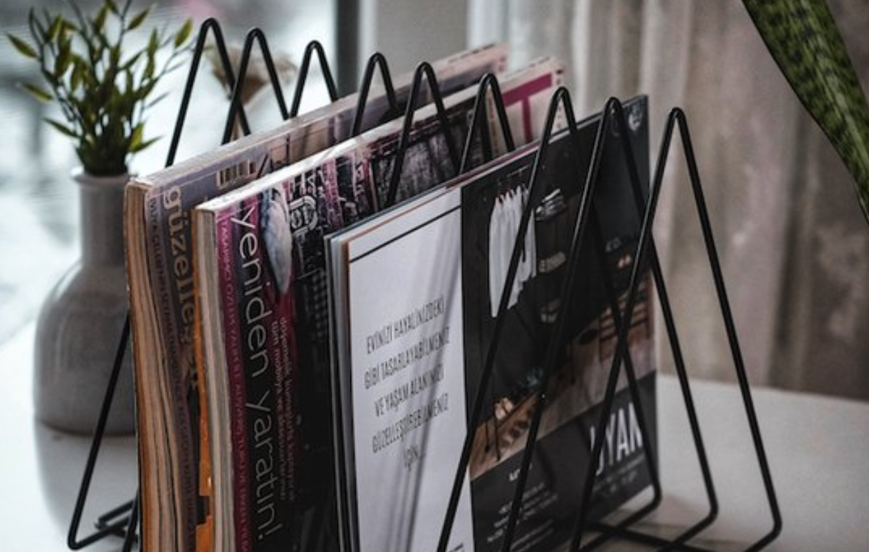 Metalen boeken rek - Triangel Zwart
