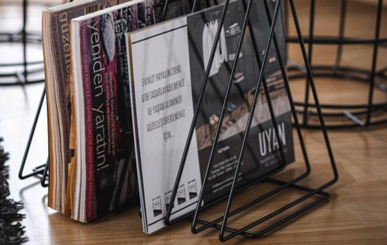Metalen boeken rek - Triangel Zwart