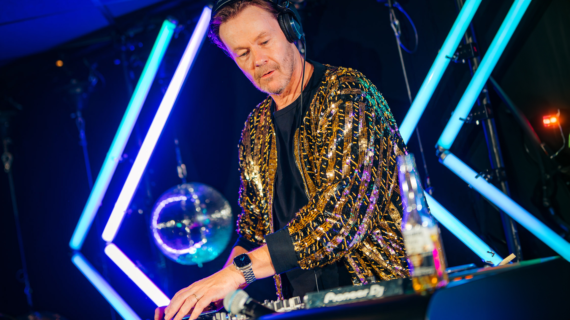 Radio 10 voor Alpe d’HuZes: Disco Lunch: lunch en dj-set van Gijs Staverman voor 50 personen 