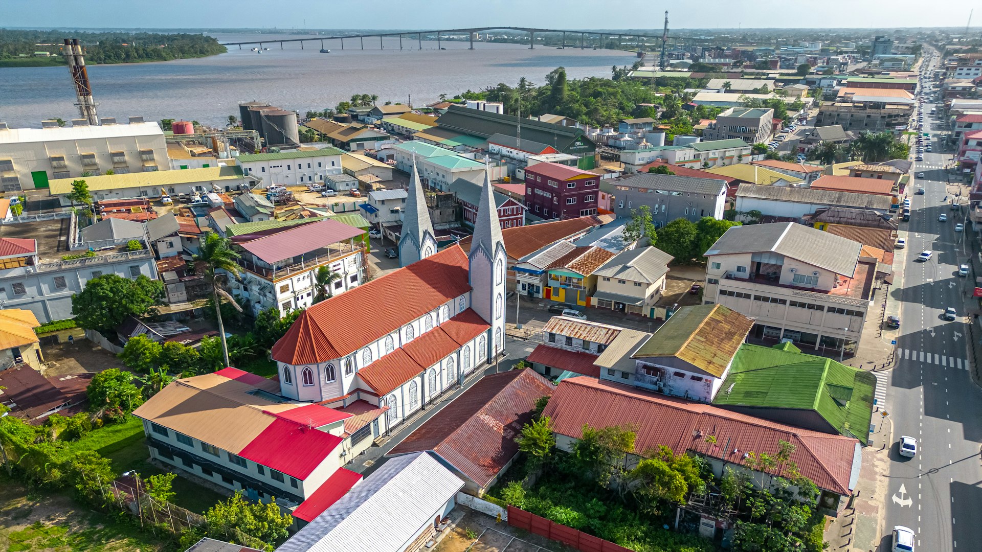 Suriname zomervakantie tips: Ontdek natuur, cultuur en avontuur