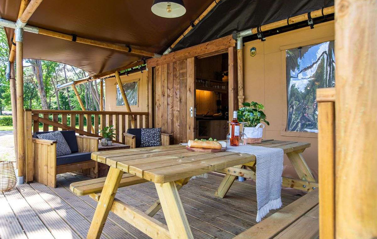 Verblijf in een 5-persoons Luxe Lodge Thermotent op Vakantiepark Duinrell