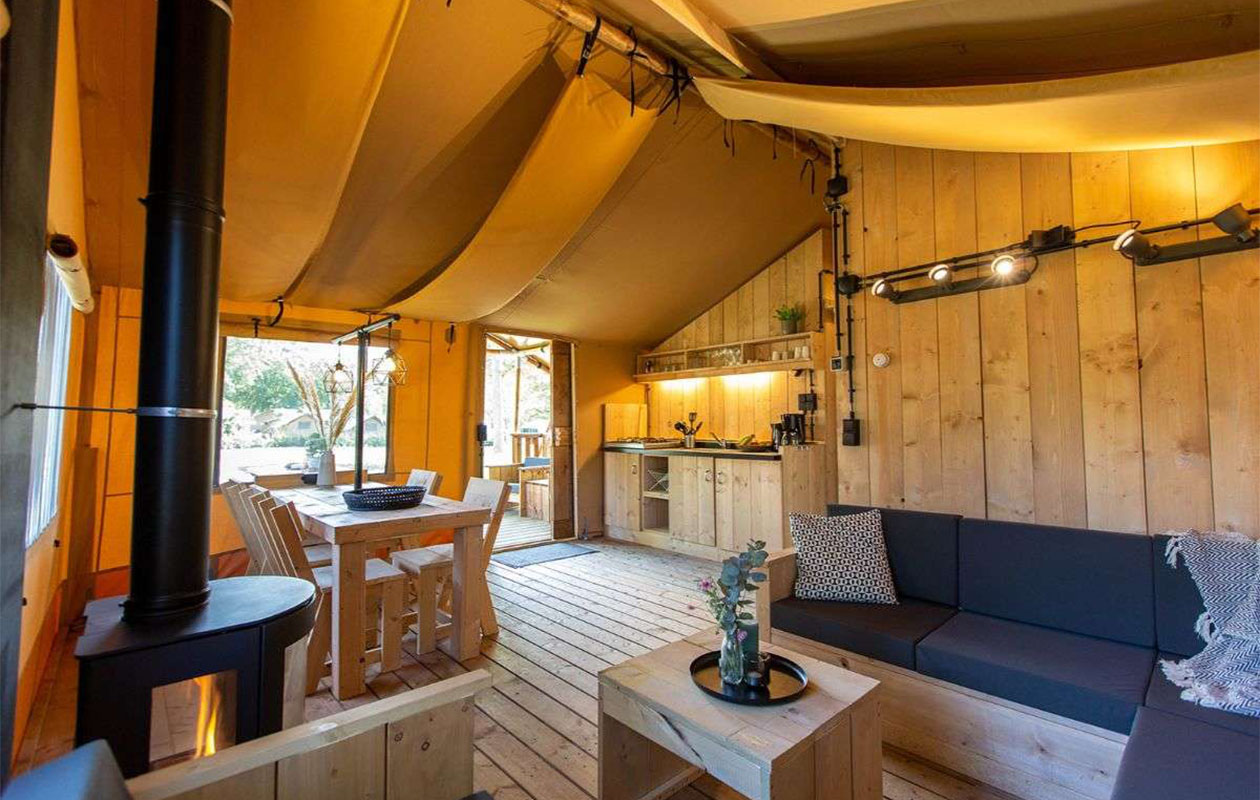 Verblijf in een 6-persoons Luxe Lodgetent op Vakantiepark Duinrell