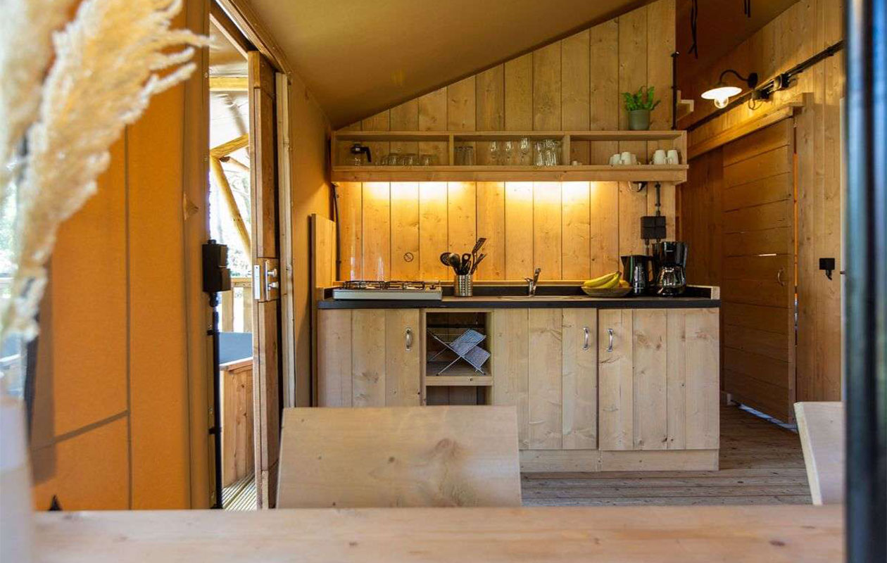 Verblijf in een 6-persoons Luxe Lodgetent op Vakantiepark Duinrell