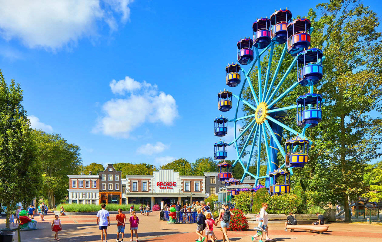 Verblijf in een 7-persoons Ranger Lodgetent op Vakantiepark Duinrell