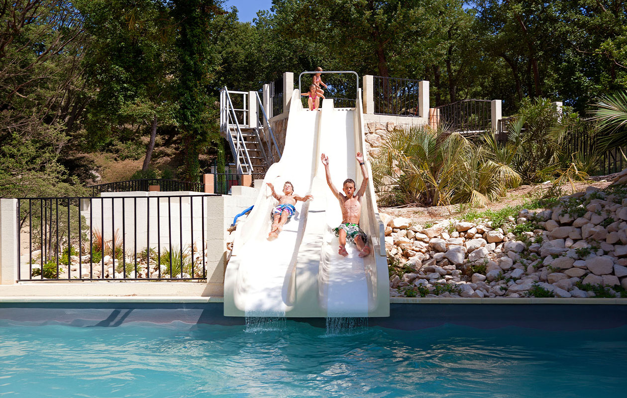 Verblijf deze zomer 7 nachten op camping Slow Village La Roque-sur-Cèze voor 5 personen
