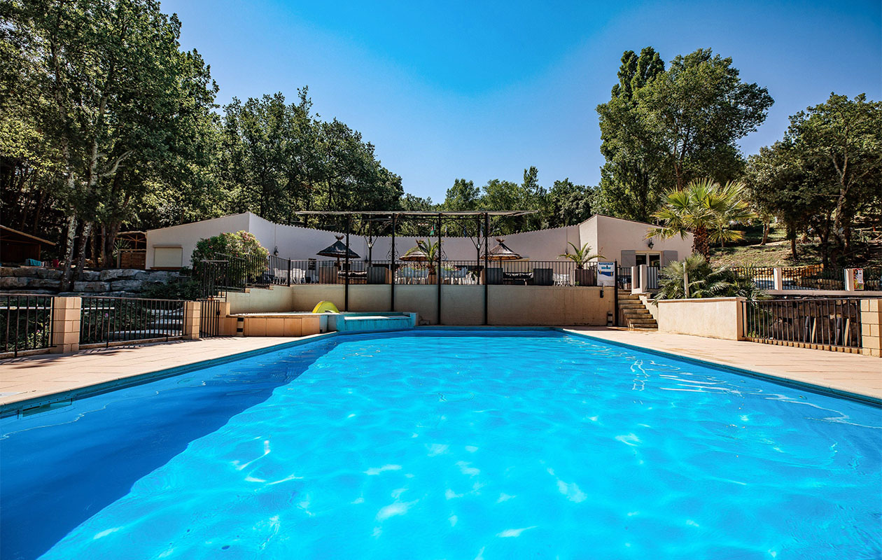 Verblijf deze zomer 7 nachten op camping Slow Village La Roque-sur-Cèze voor 5 personen