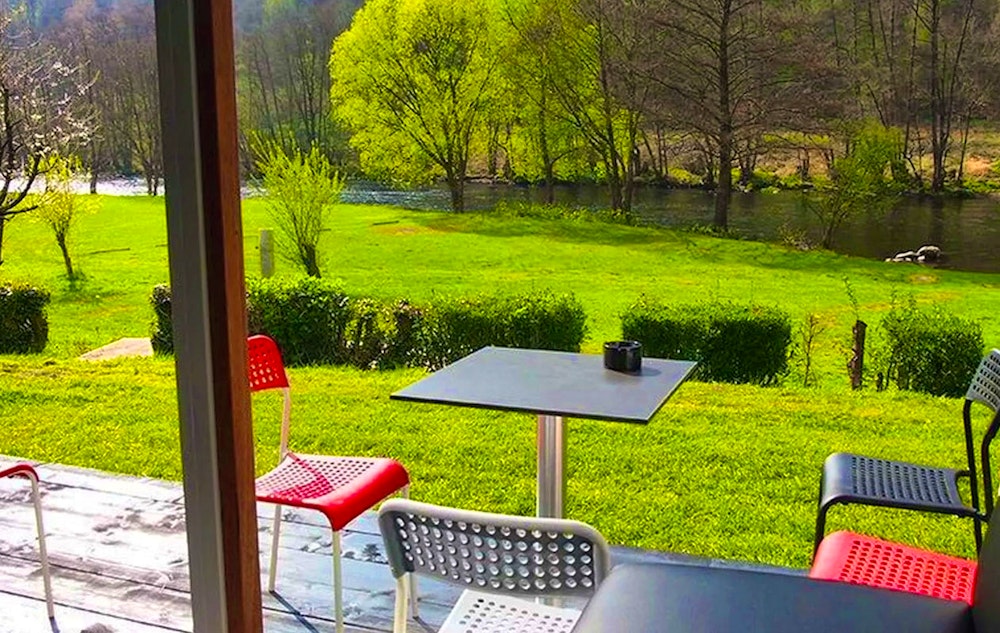 Beleef het voorjaar in een Feelgood Lodge in de Belgische Ardennen