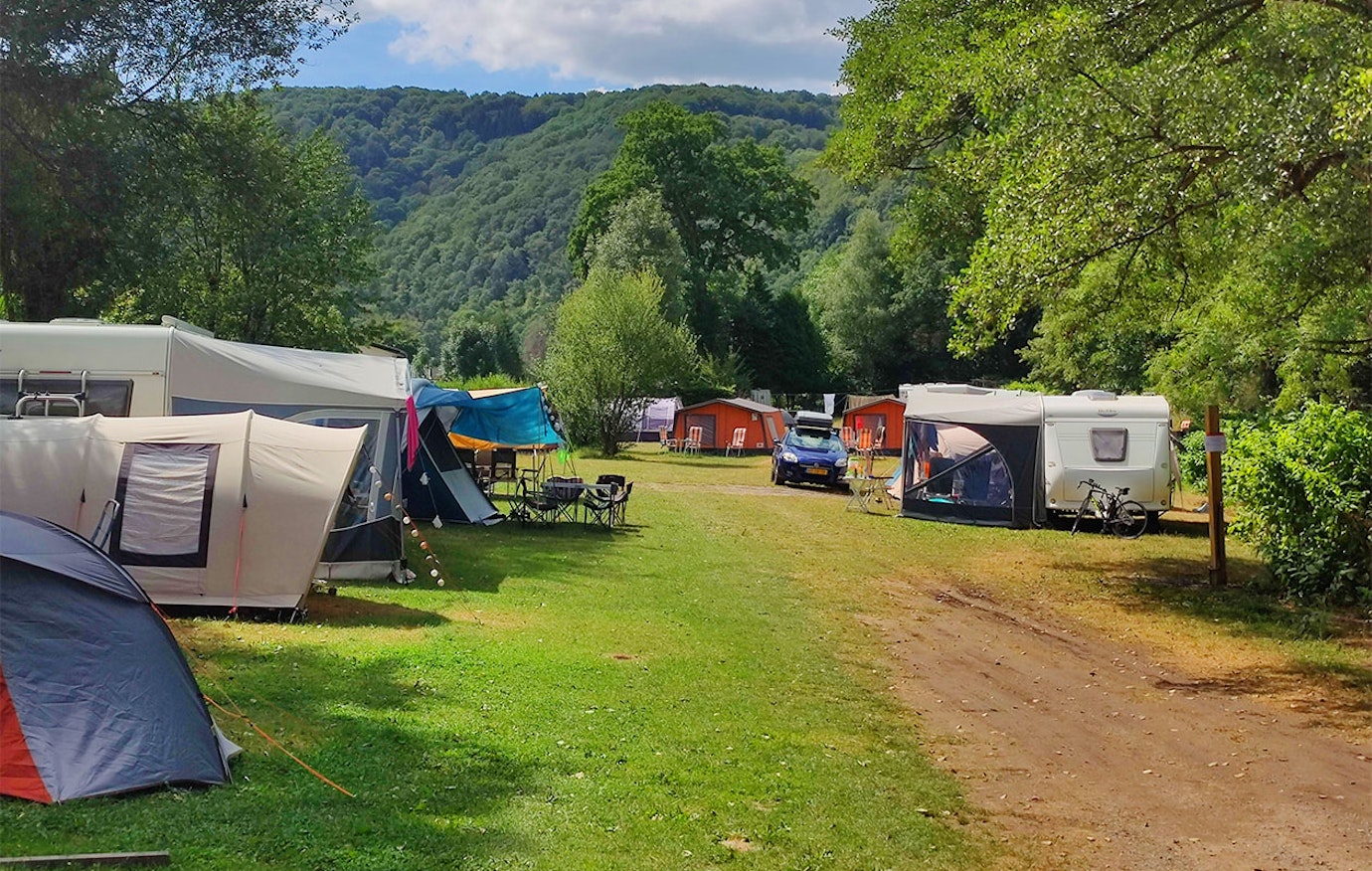Beleef het voorjaar met eigen kampeermiddel in de Belgische Ardennen