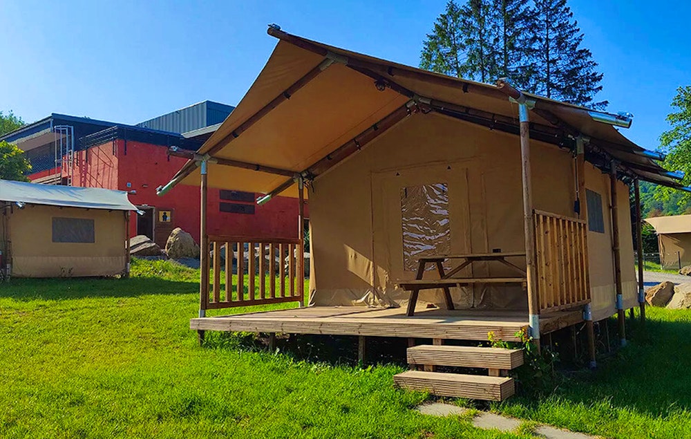 Beleef het voorjaar in een Safaritent Comfort in de Belgische Ardennen