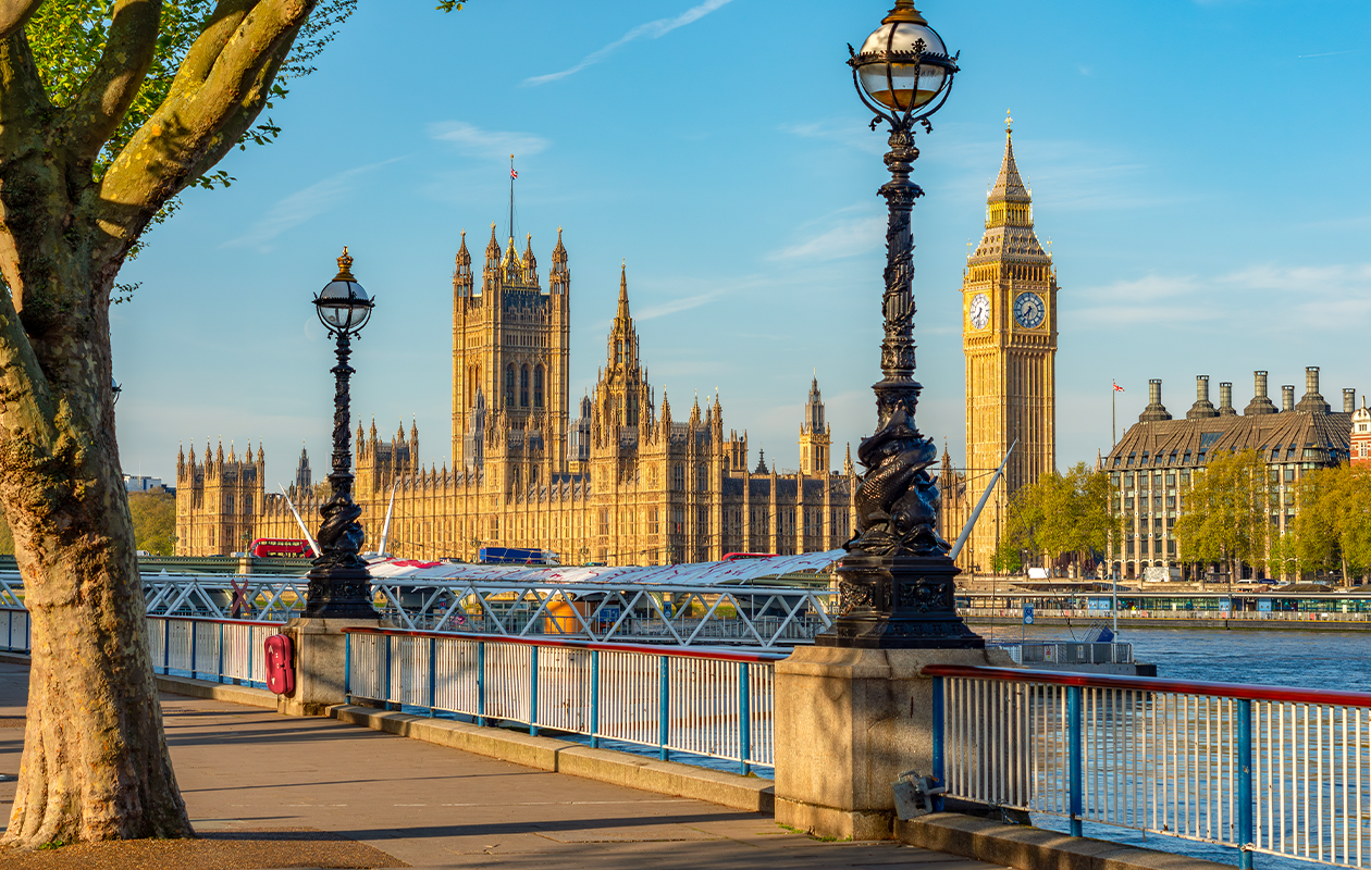 Vol aller-retour de votre choix en Europe (2 p.)
