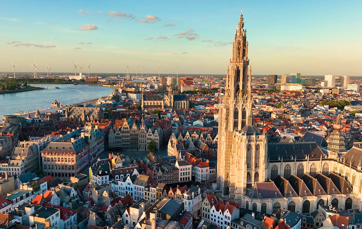 GoVolta-treinretour naar Antwerpen of Gent (1 persoon)