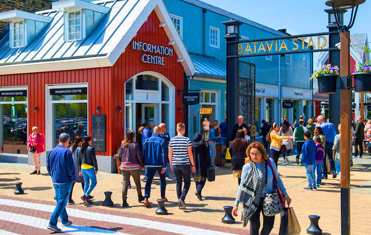 VIP Day Pass + koffie/thee bij Batavia Stad Fashion Outlet (2p.)