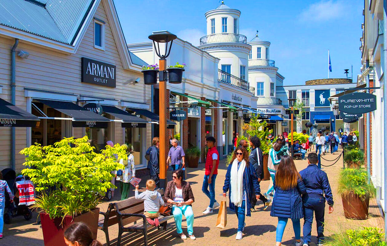 VIP Day Pass + koffie/thee bij Batavia Stad Fashion Outlet (2p.)