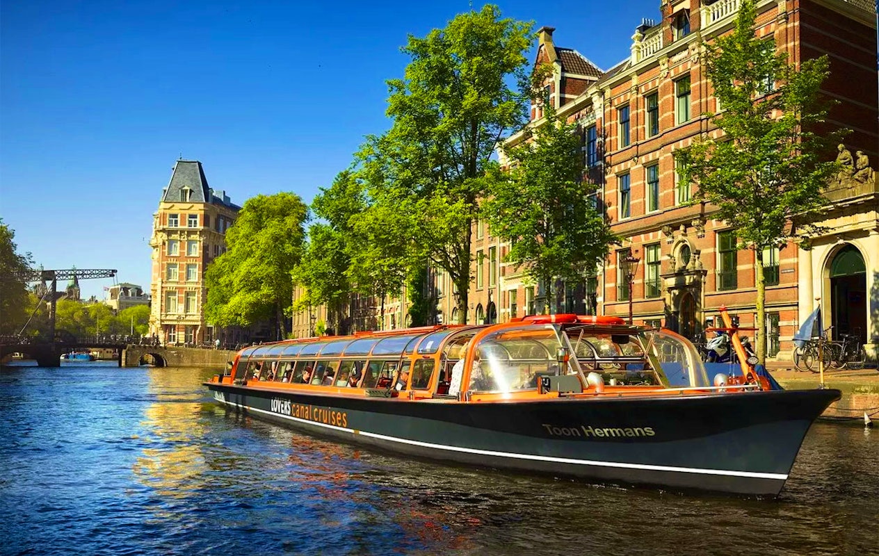 Rondvaart door Amsterdam met LOVERS Canal Cruises (2p.)